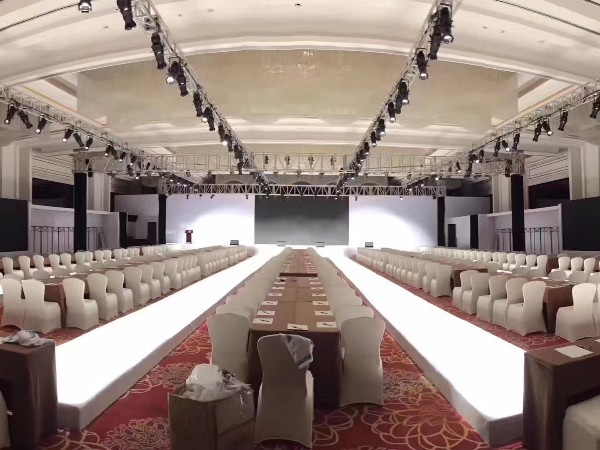 桁架搭建租賃應(yīng)考慮的細(xì)節(jié)步驟