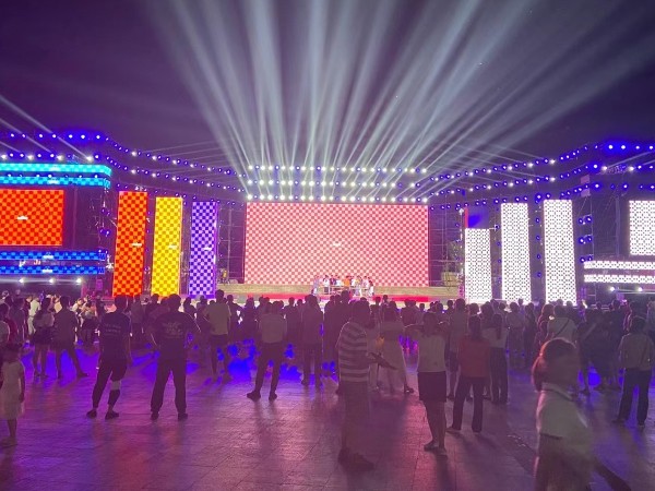 演出舞臺(tái)設(shè)備租與買差別如此大