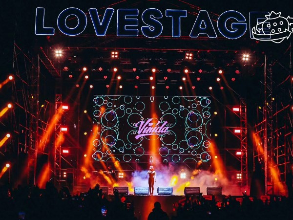 廈門草莓音樂節舞臺搭建服務案例