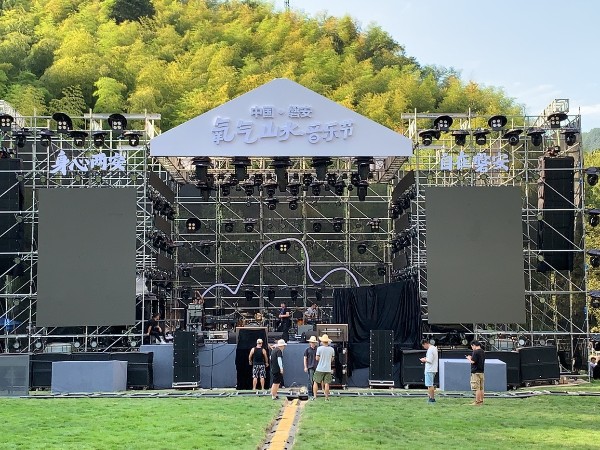 氧氣山水音樂節舞臺雷亞架租賃案例