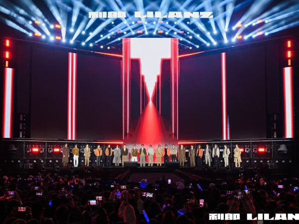 炫彩寧波，專業(yè)舞美，鑫禾打造震撼跨年舞臺(tái)