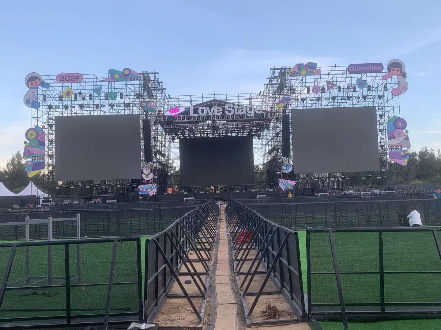 鑫禾舞美專業舞臺搭建為音樂節注入靈魂