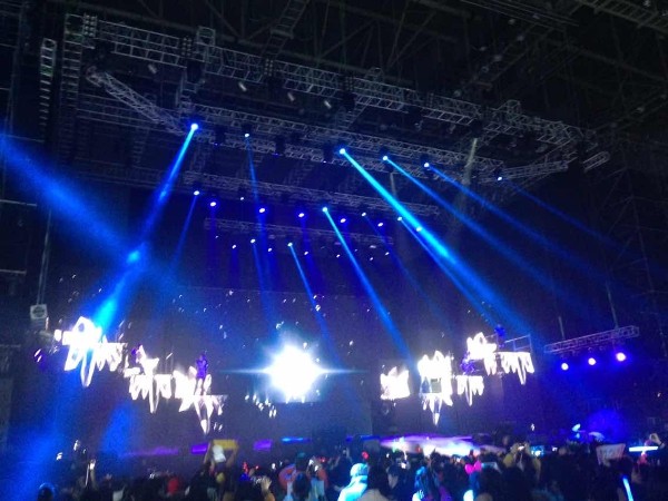 滿足演出需求在租賃燈光設(shè)備時采取哪些措施