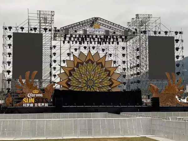 2021福州草莓音樂節(jié)舞臺設(shè)備租賃成功案例